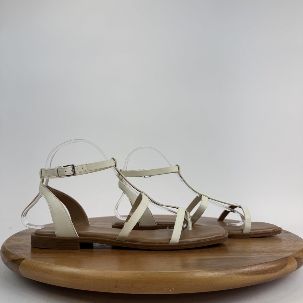 New NWOB Womens Nordstrom Rack Hayes White Strappy Buckle Sandals Size 8 M